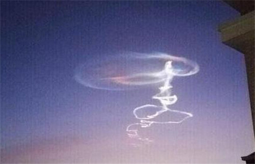 9.8新疆ufo事件懸停5小時(shí)的經(jīng)過(guò)和背后的真相
